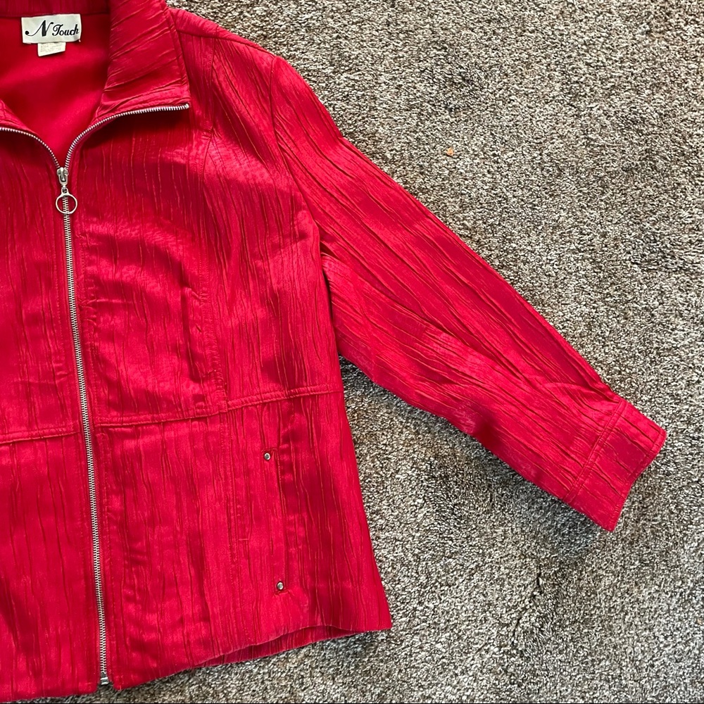 Red Jacket - Picture 6 of 8